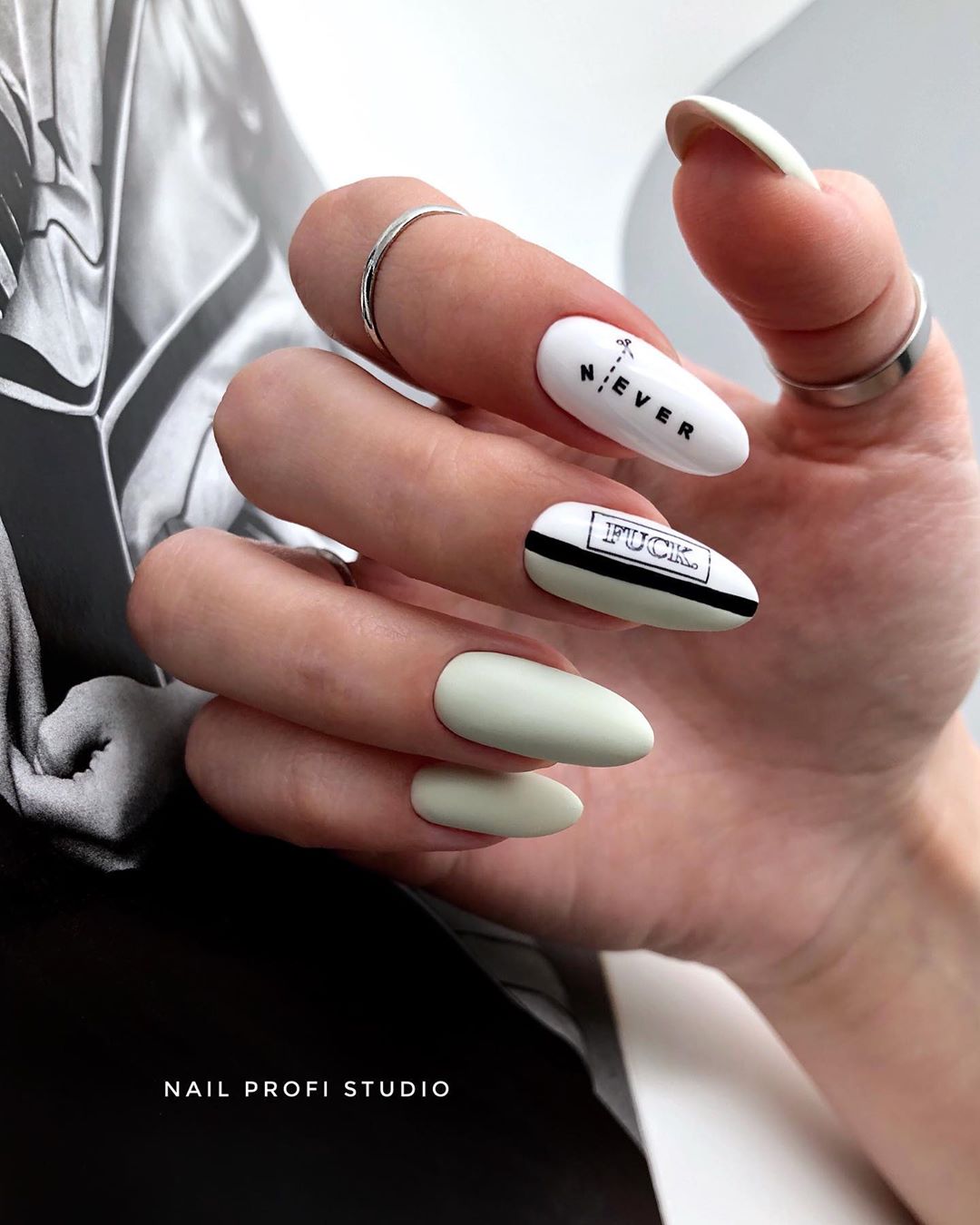 Trend manicure yang paling indah di musim 2024-2025: produk baru terbaik, idea terbaik dalam foto