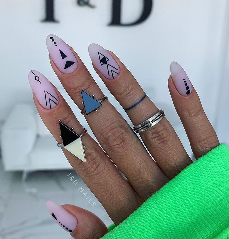 Trend manicure yang paling indah di musim 2024-2025: produk baru terbaik, idea terbaik dalam foto