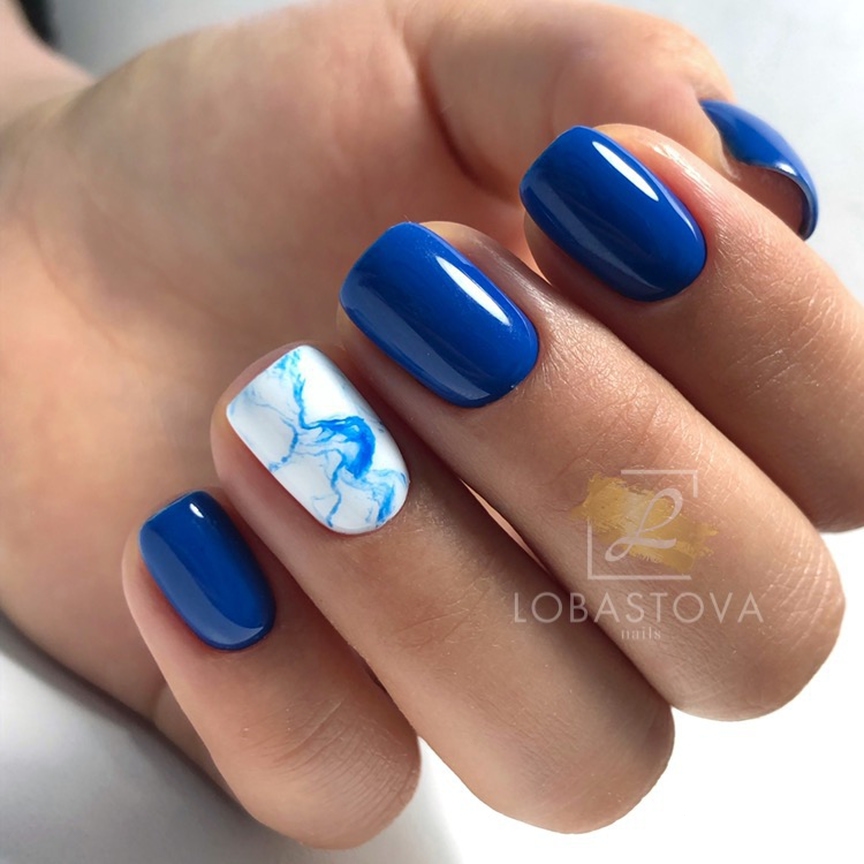 Manicure biru bergaya 2024-2025: idea, berita, trend - foto