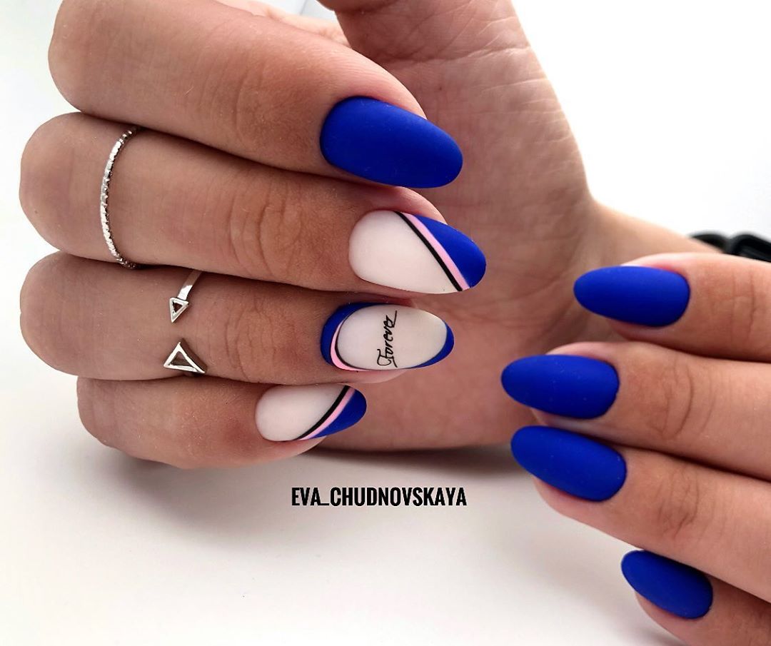 Manicure biru bergaya 2024-2025: idea, berita, trend - foto