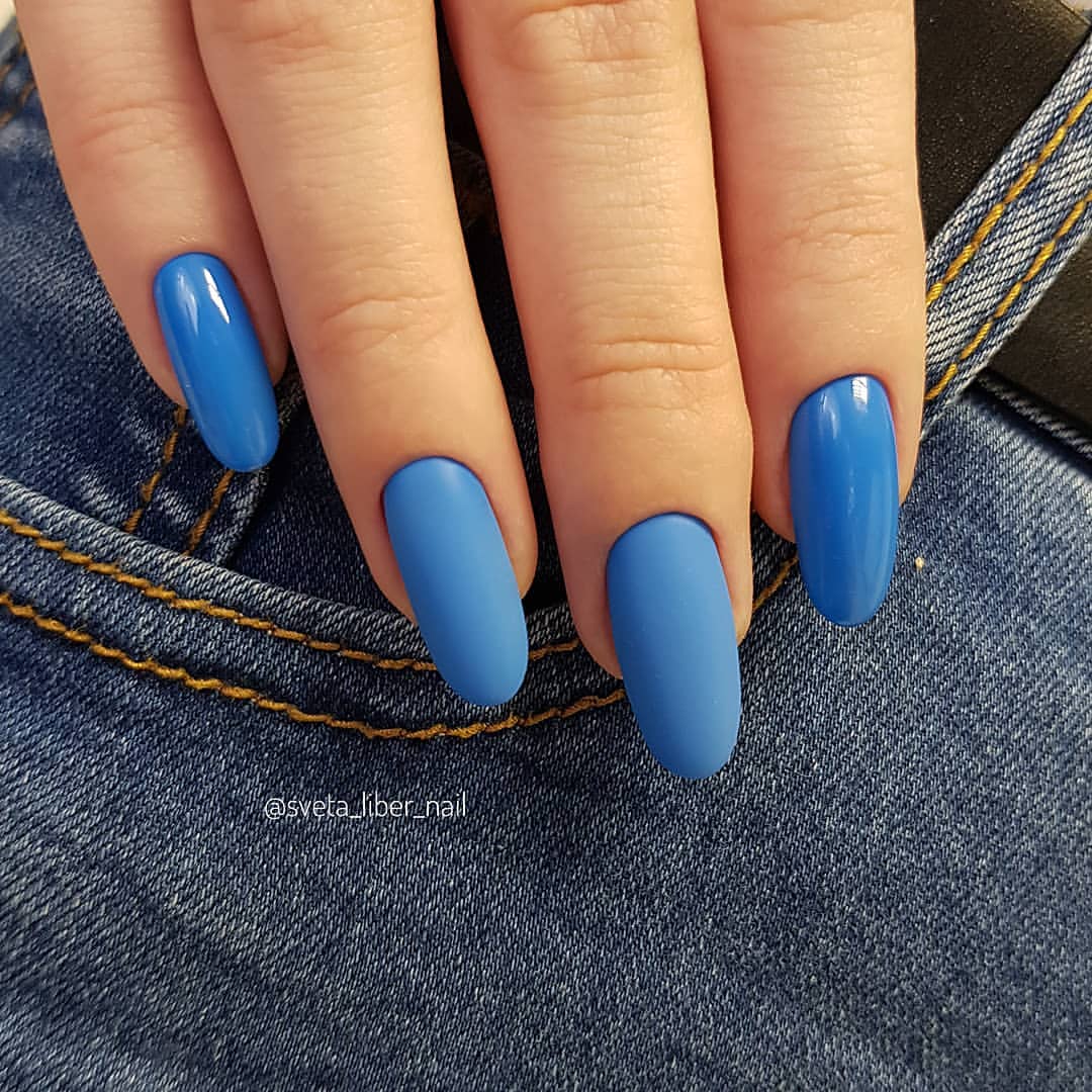 Manicure biru bergaya 2024-2025: idea, berita, trend - foto