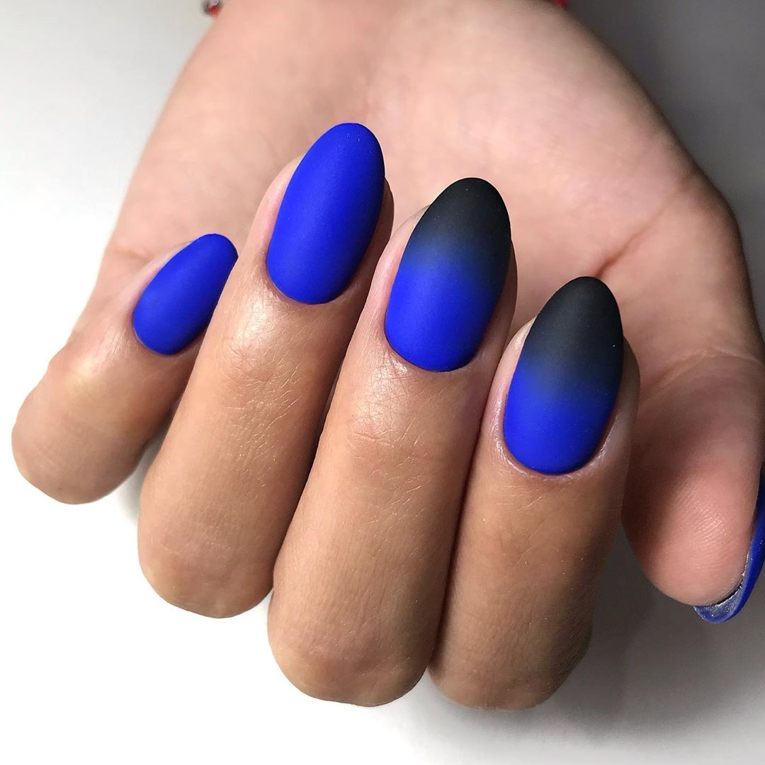 Manicure biru bergaya 2024-2025: idea, berita, trend - foto