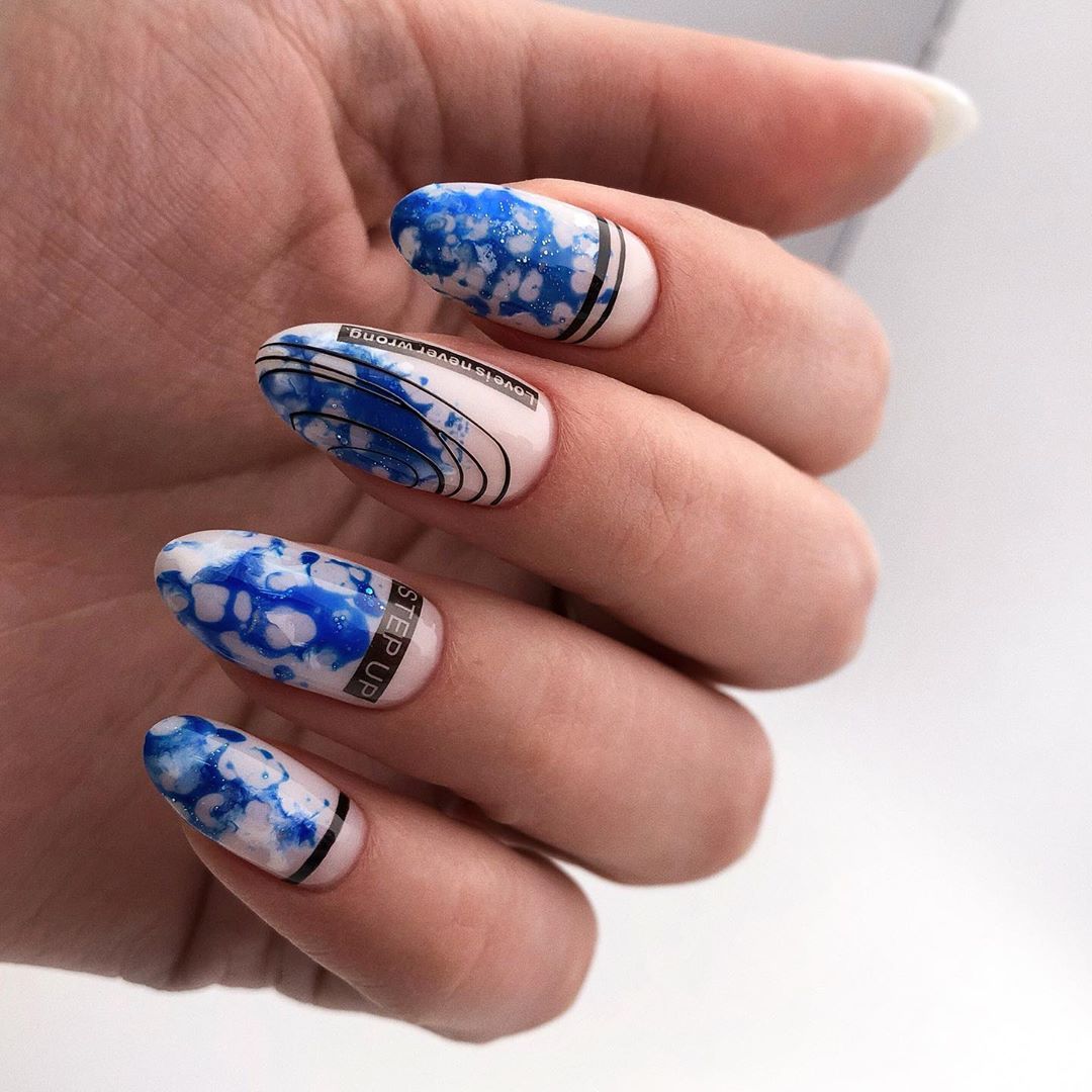 Manicure biru bergaya 2024-2025: idea, berita, trend - foto