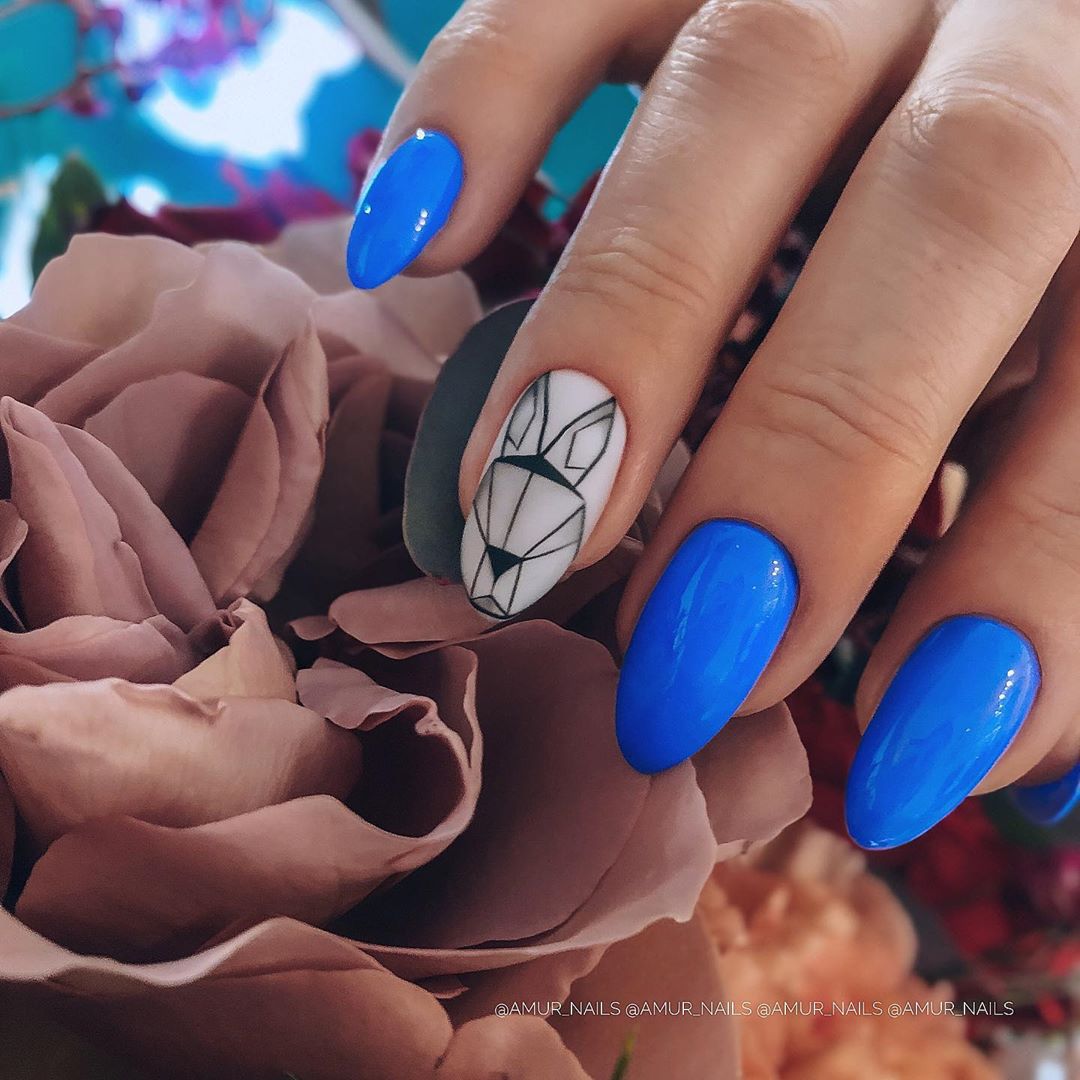 Manicure biru bergaya 2024-2025: idea, berita, trend - foto