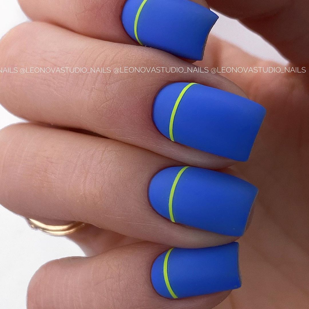 Manicure biru bergaya 2024-2025: idea, berita, trend - foto